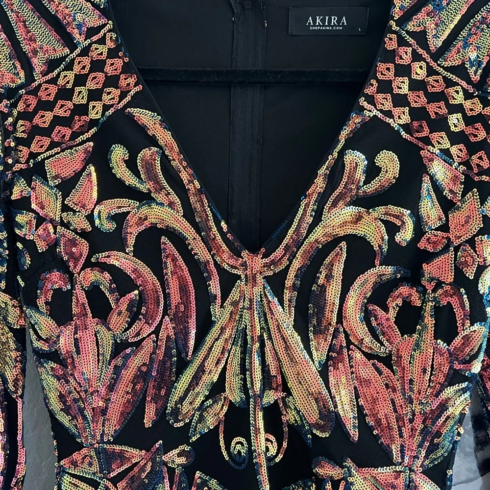 AKIRA Elegant Sequin Long Sleeve Mesh Bodysuit Top size Large - Picture 2 of 10